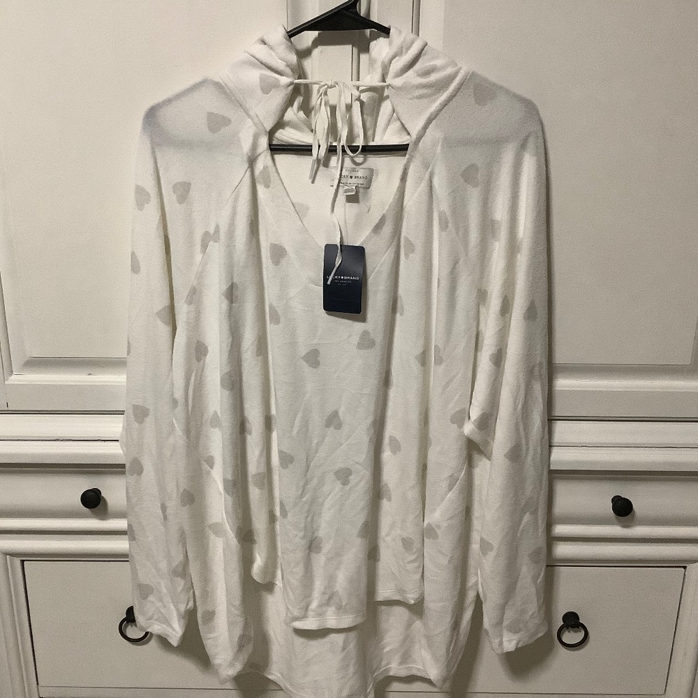 Lucky Brand ladies white with pale grey hearts hooded sweater NWT